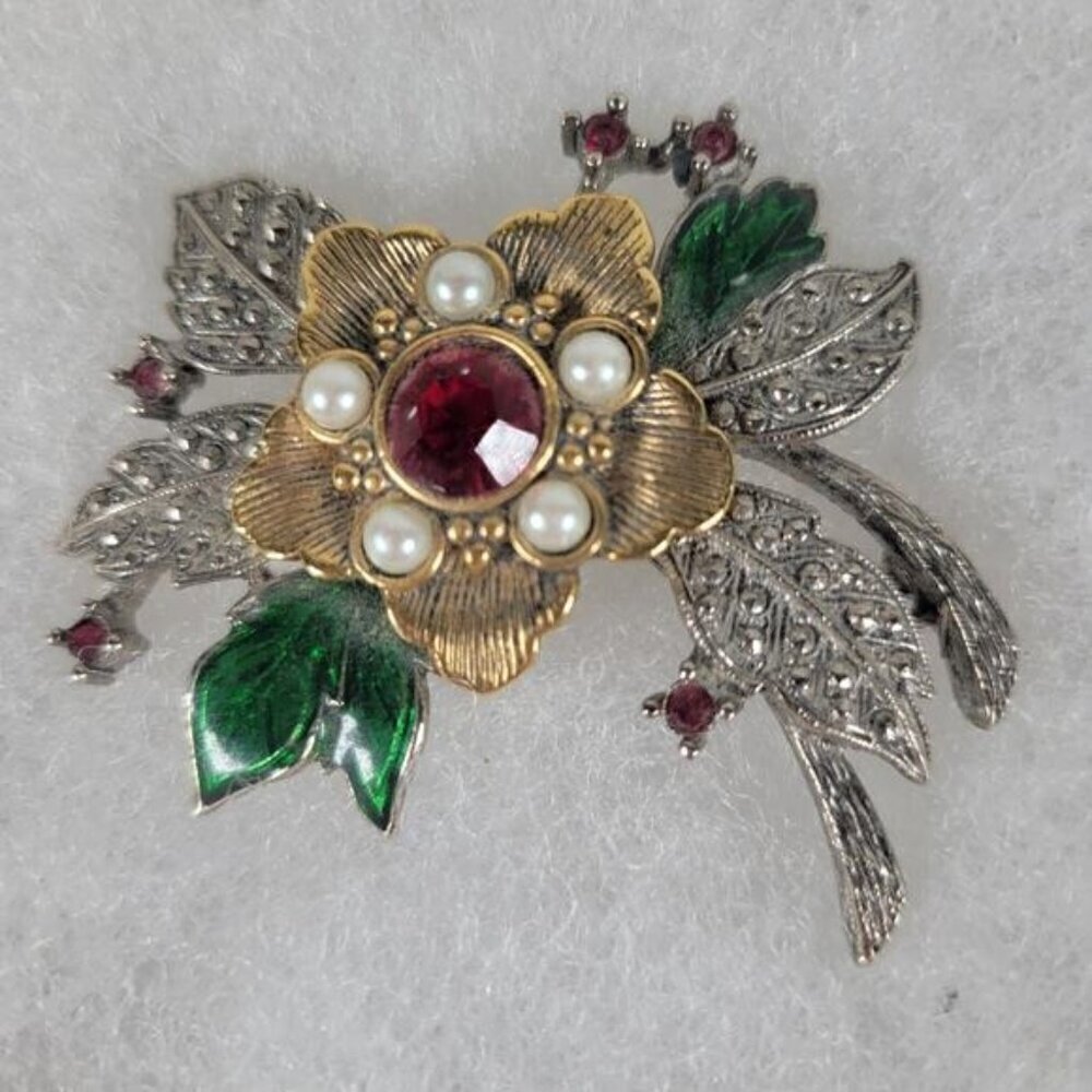 Vintage Avon Christmas Poinsettia Winter Floral Mixed Metal Faux Pearl Brooch